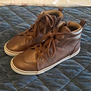 Cat and Jack Leather Brown Zip Up Sneakers